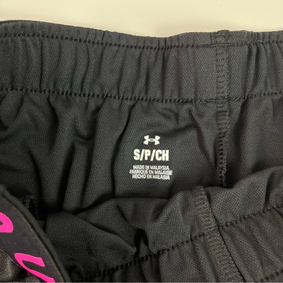 Women’s Black and Pink Under Armour Athletic Logo Band Shorts Sz Small NWT - Picture 3 of 4